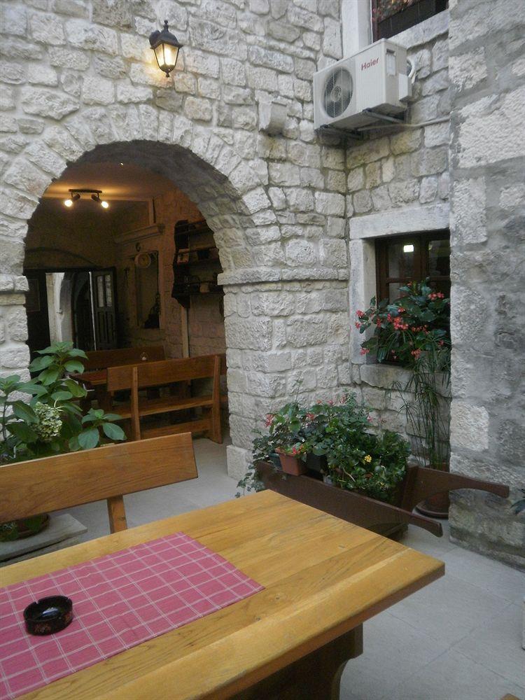 Palace Stafileo * Trogir