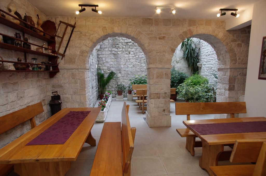 Apartment Palace Stafileo Trogir