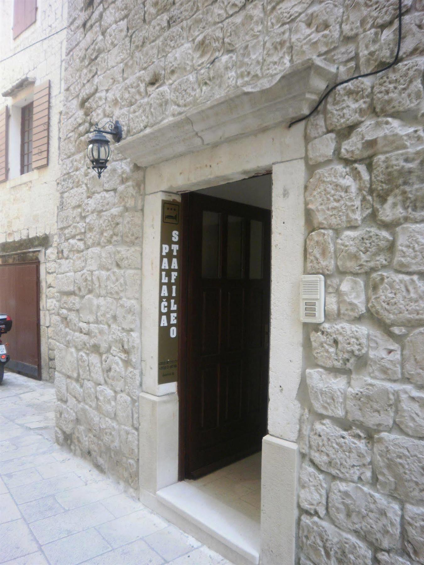 Palace Stafileo Apartment *