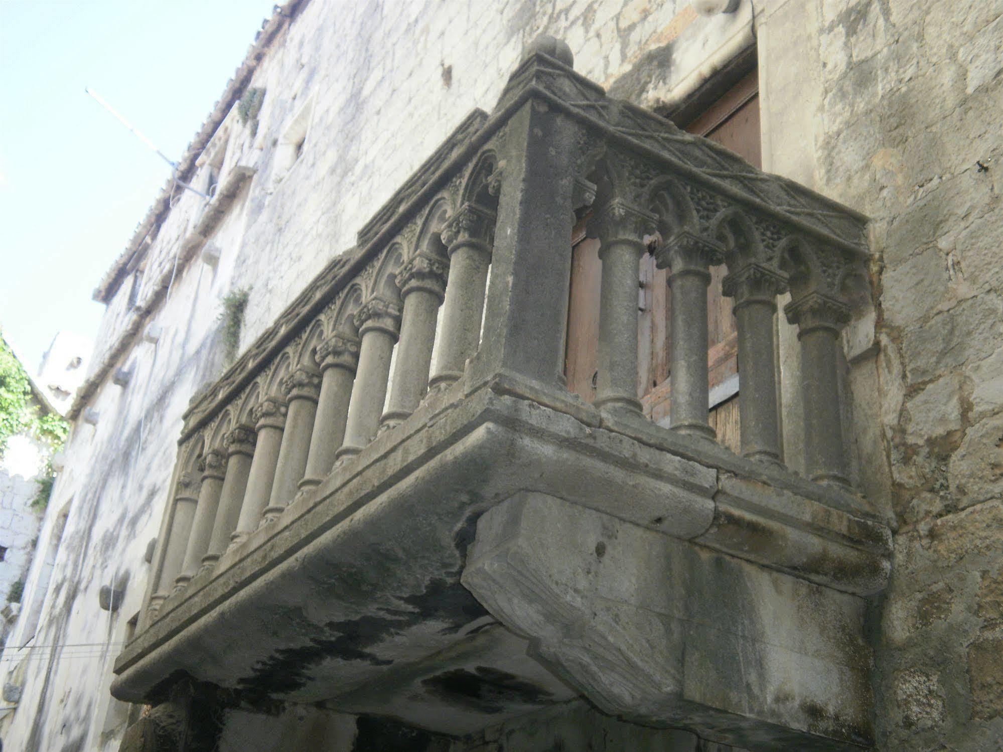Palace Stafileo Apartment