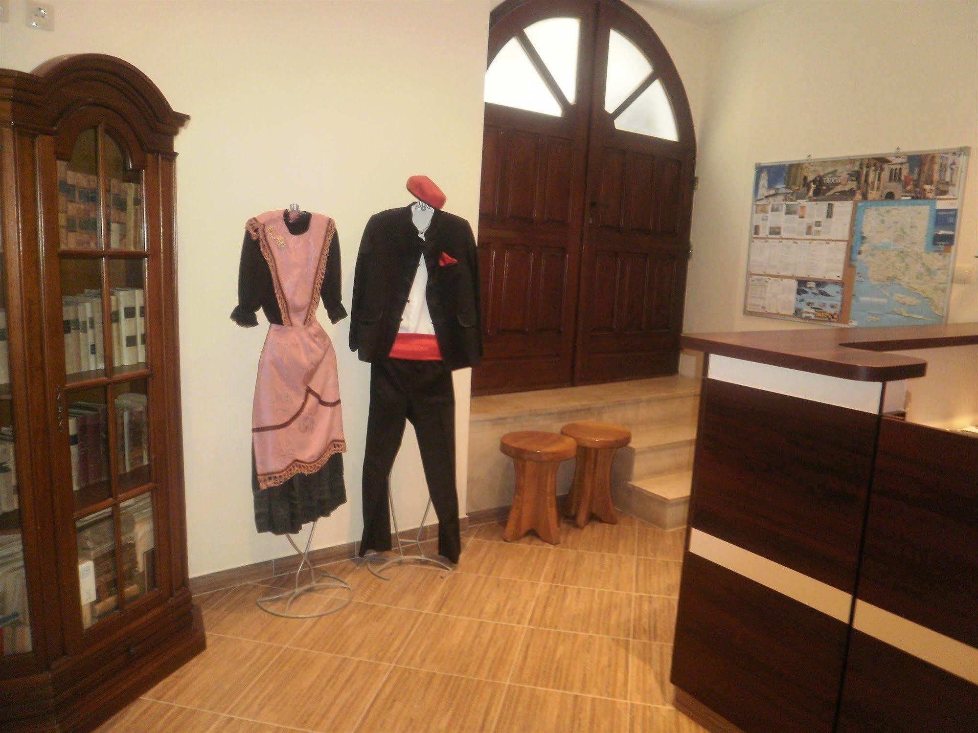 Palace Stafileo Apartment Trogir