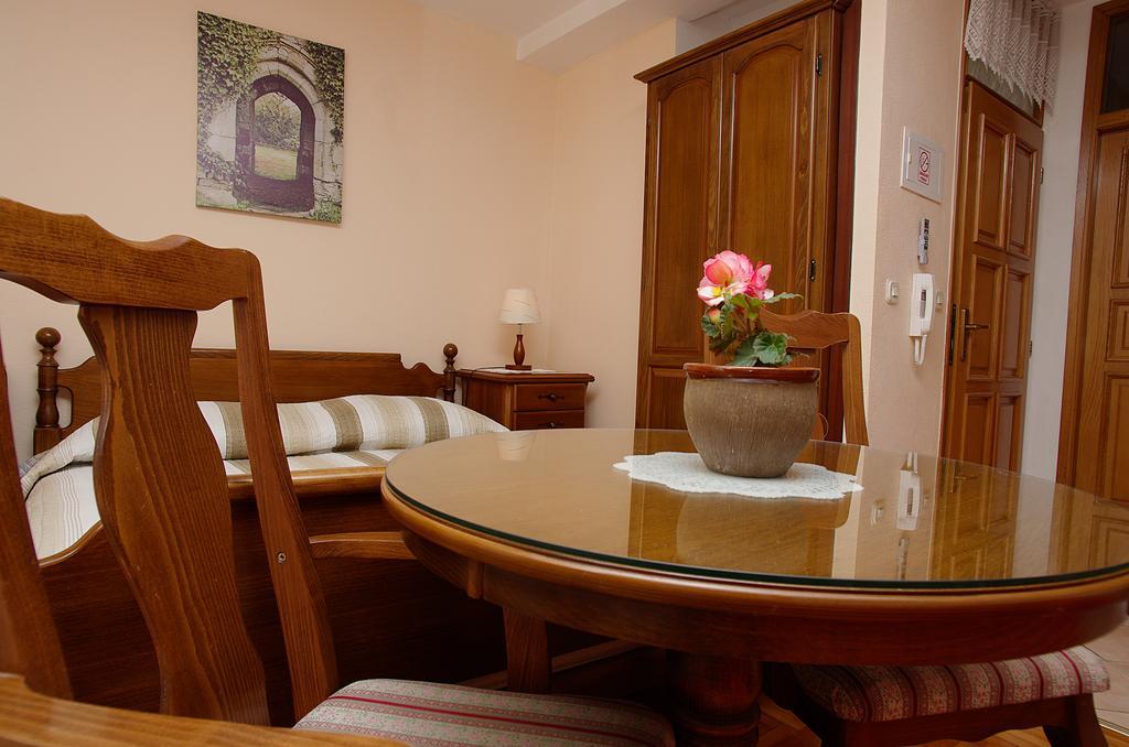 Apartment Palace Stafileo